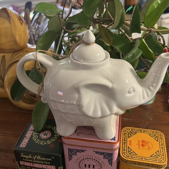 White elephant tea pot 🫖 🐘 - Picture 4 of 6